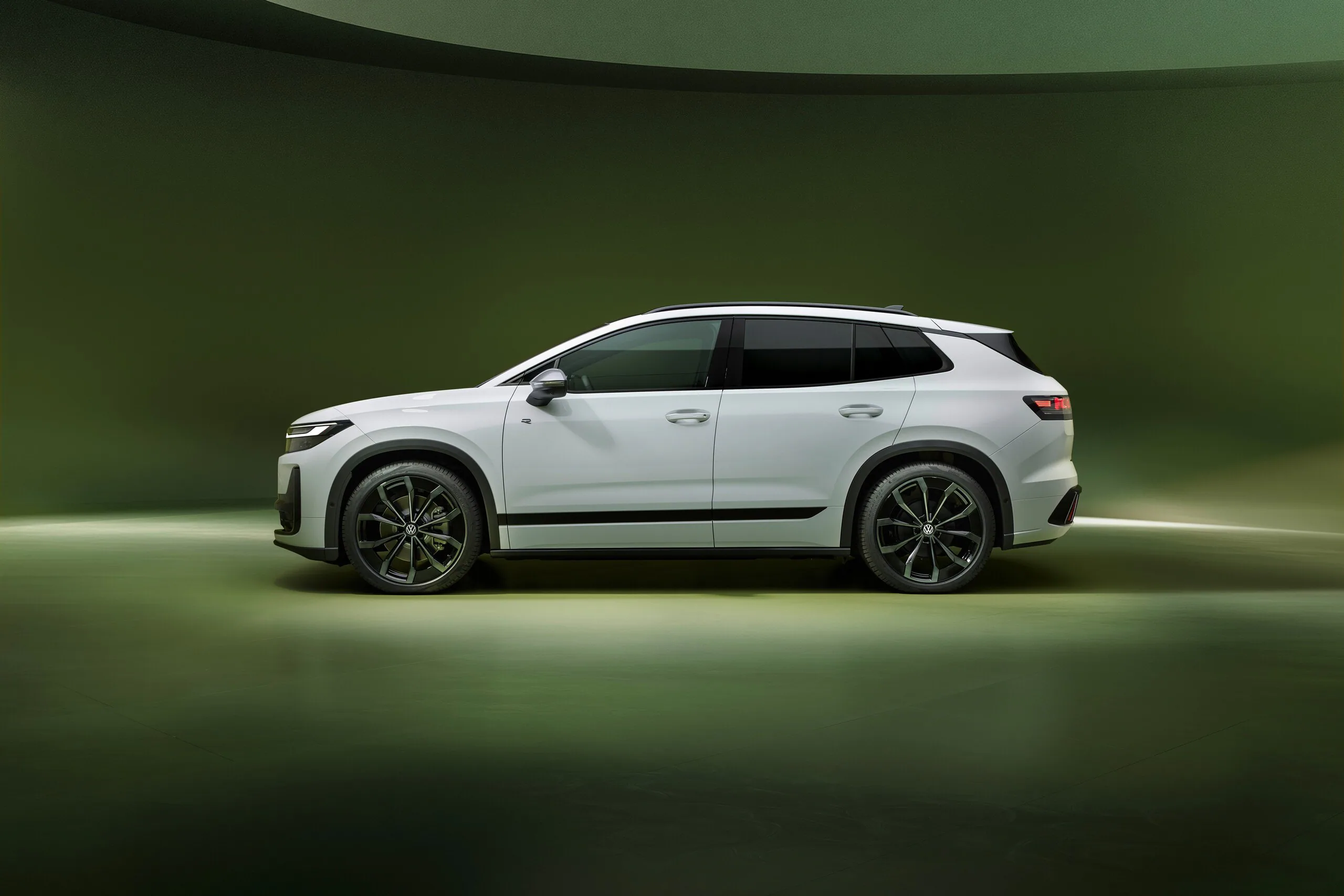 VW’s ID Tiguan Replaces ID 4 With Up To 373 Miles Of Range